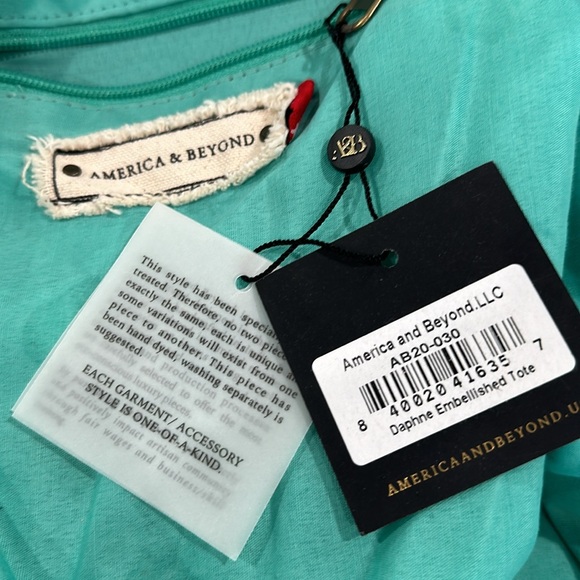 America & Beyond Isabella Tote - Picture 9 of 13
